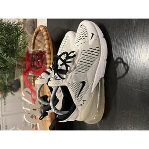 Nike Wmns Air Max 270